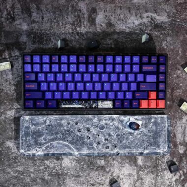 Cat-astronaut keyboard wrist rest