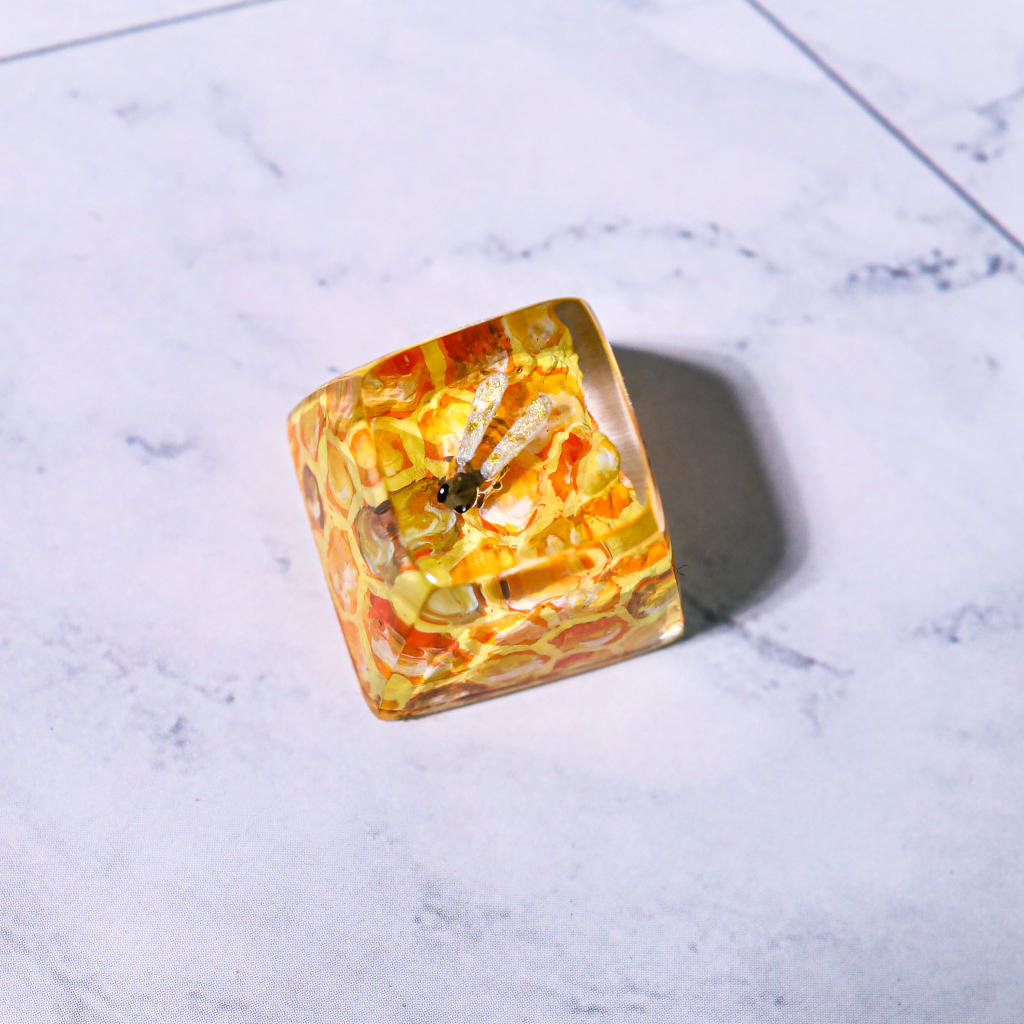 Honey Bee Artisan keycap 22 Honey Bee Artisan keycap