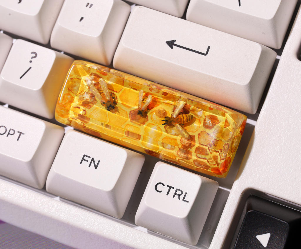 Honey Bee Artisan keycap 8 Honey Bee Artisan keycaps