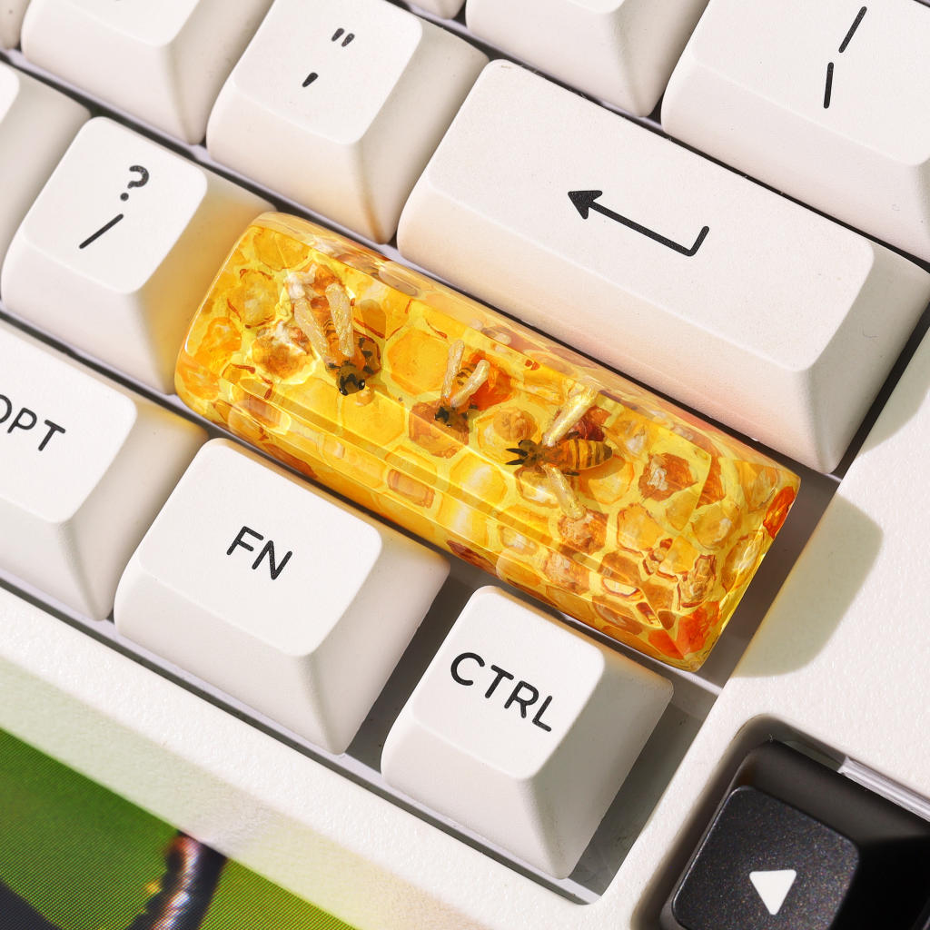 Honey Bee Artisan keycap 2 Honey Bee Artisan keycaps