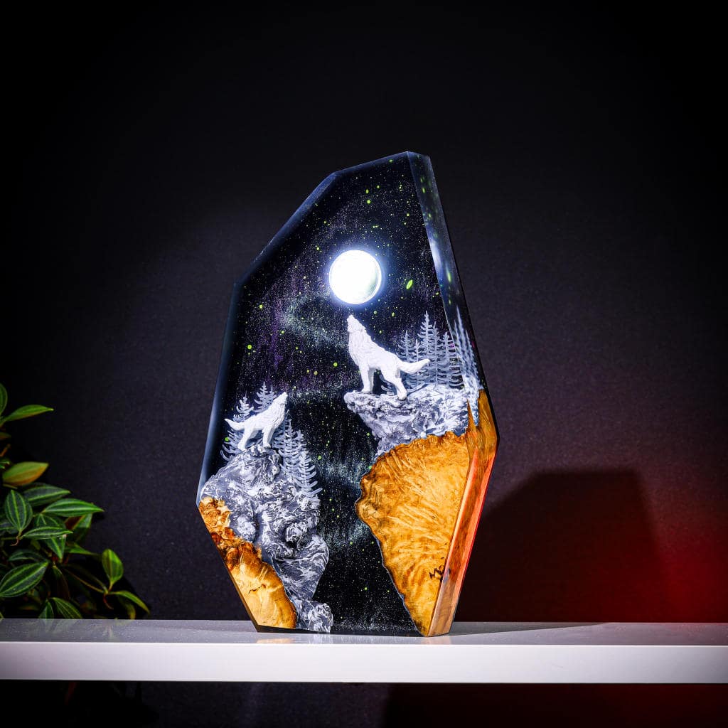 Wolf in Hunter's Moon Aurora Borealis Epoxy Lamp 3 WOLF in HUNTER'S MOON Aurora Borealis Epoxy Lamp