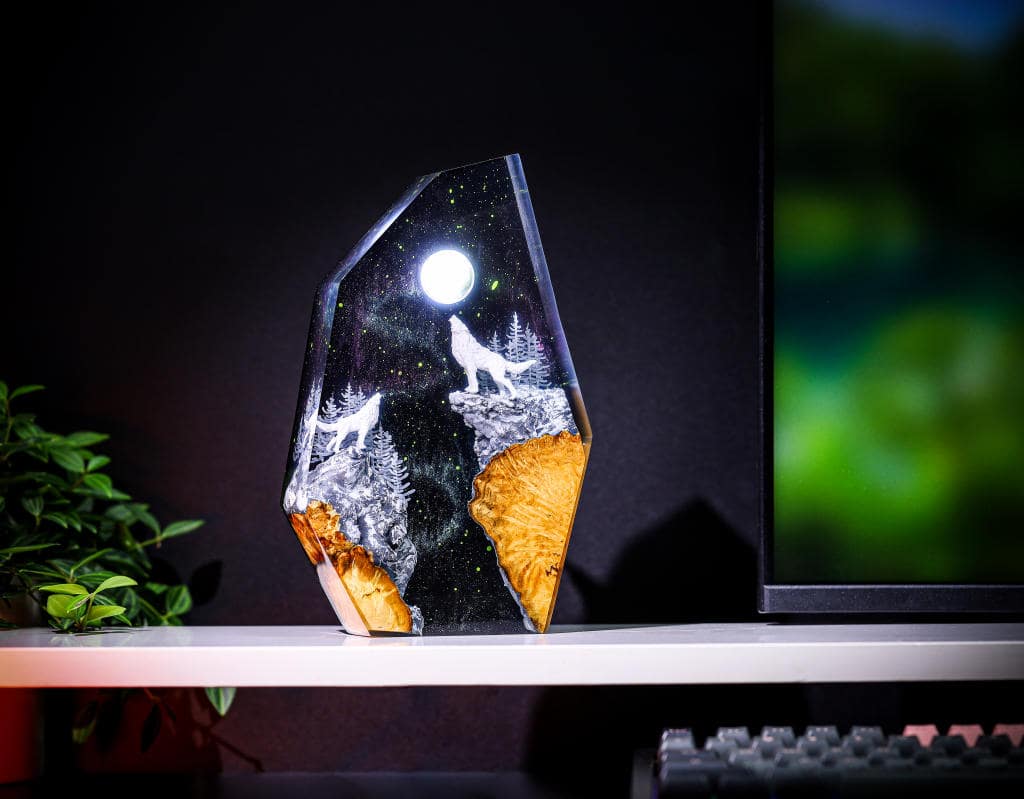 Wolf in Hunter's Moon Aurora Borealis Epoxy Lamp 7 WOLF in HUNTER'S MOON Aurora Borealis Epoxy Lamp