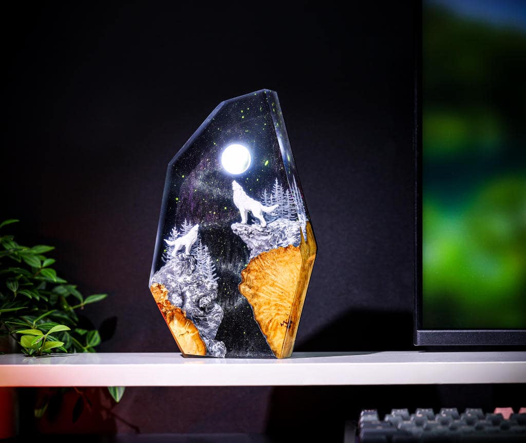 Wolf in Hunter's Moon Aurora Borealis Epoxy Lamp 6 WOLF in HUNTER'S MOON Aurora Borealis Epoxy Lamp