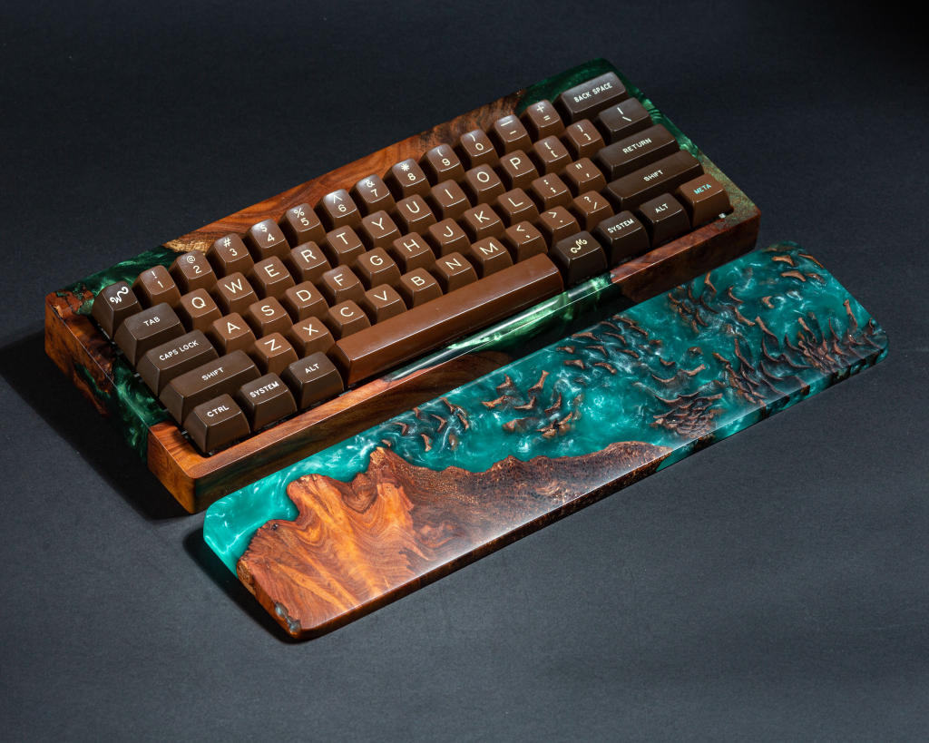 Green Resin and Wood Keyboard Case 4 Green Resin and Wood Keyboard Case