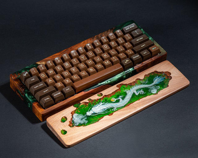 Green Resin and Wood Keyboard Case 7 Green Resin and Wood Keyboard Case