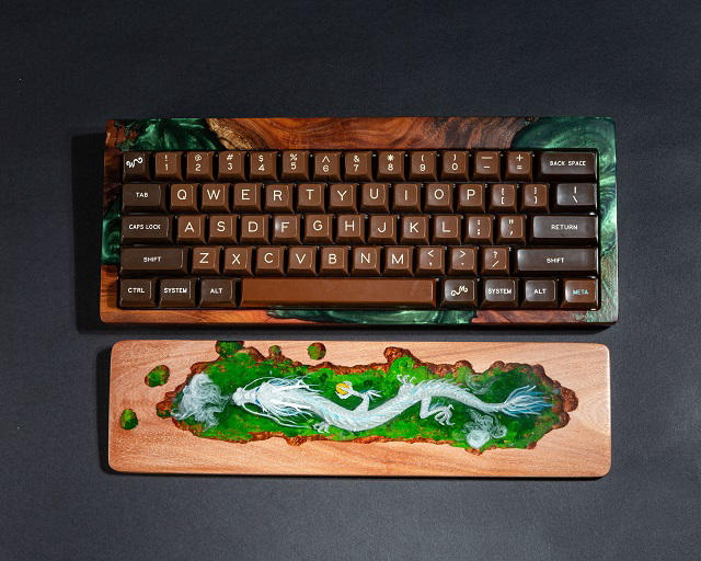 Green Resin and Wood Keyboard Case 1 Green Resin and Wood Keyboard Case