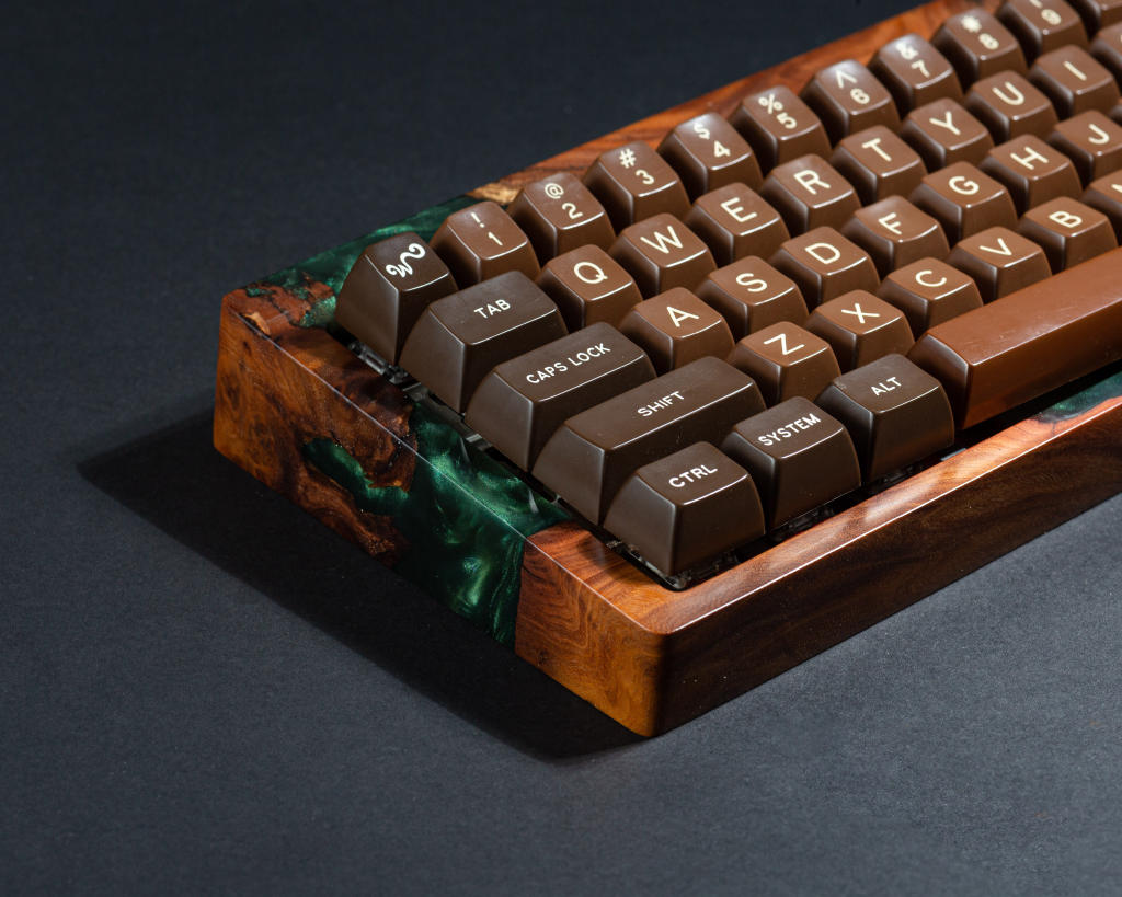 Green Resin and Wood Keyboard Case 5 Green Resin and Wood Keyboard Case