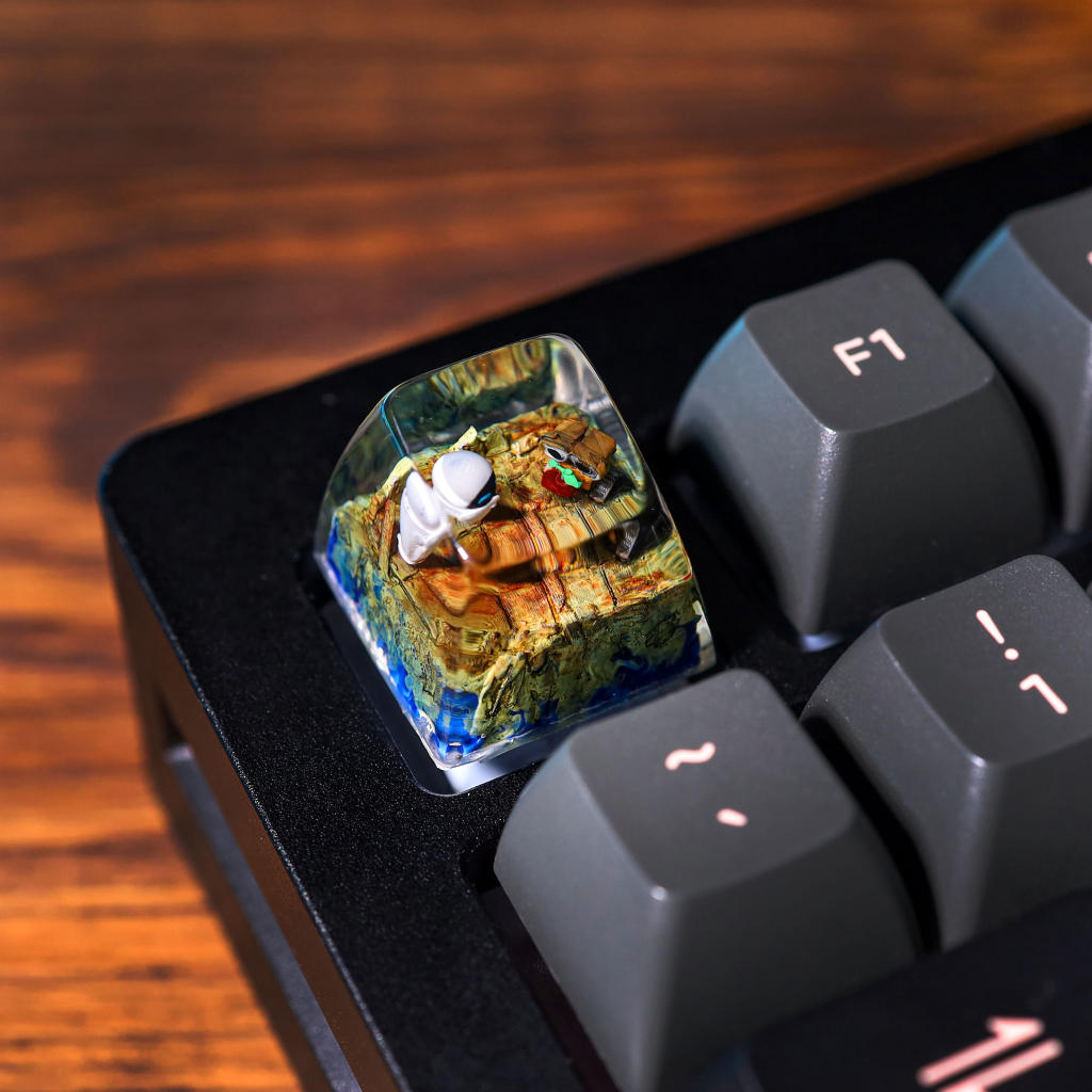 Wall-E and Eve Keycap 3 Wall-E and Eve Keycap