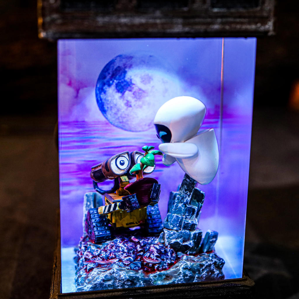 Wall-E and Eve Night Light 4 Wall-E and Eve Night Light
