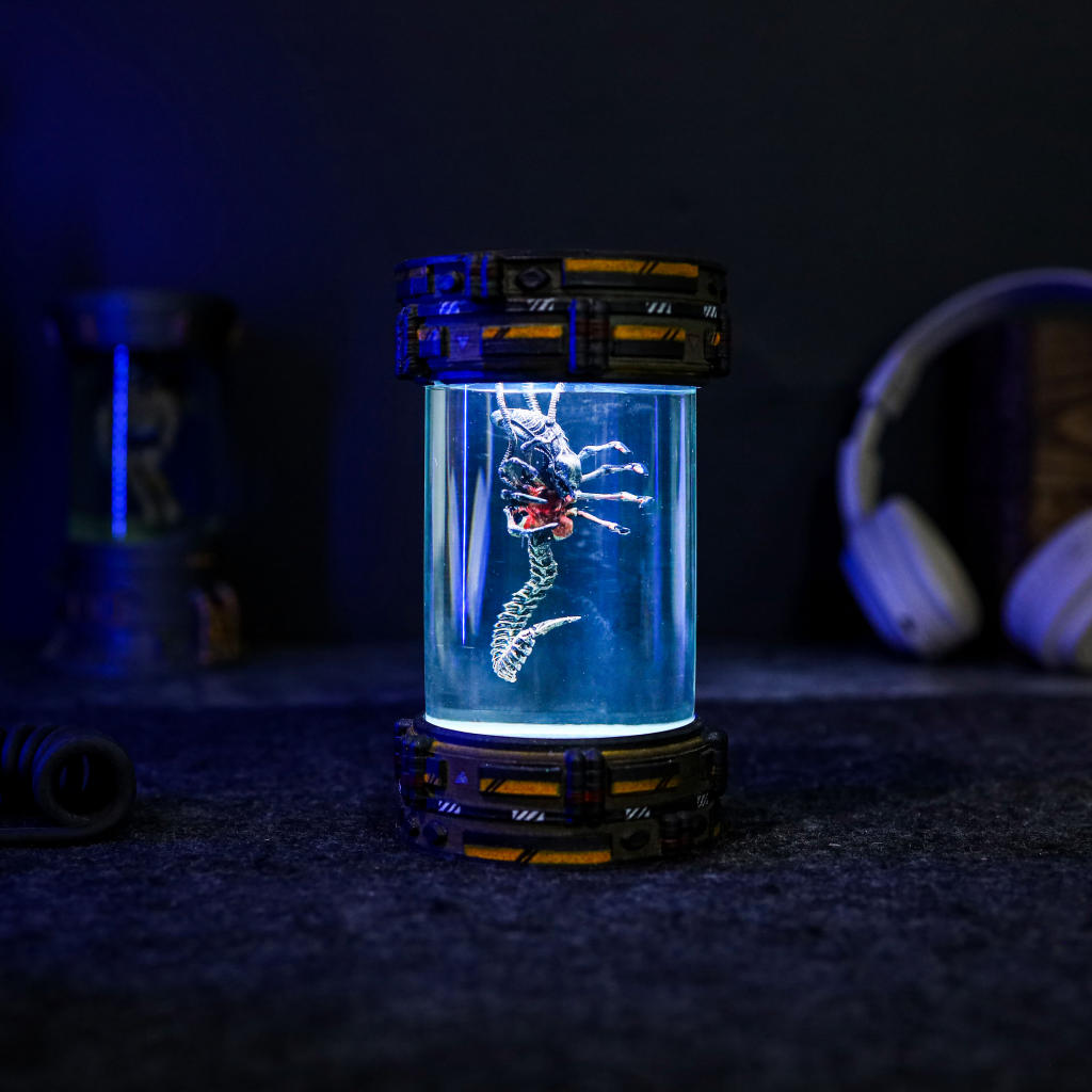 Alien FaceHugger Xenomorph Biolab Night Lamp 5 Alien Xenomorph Biolab Night Lamp