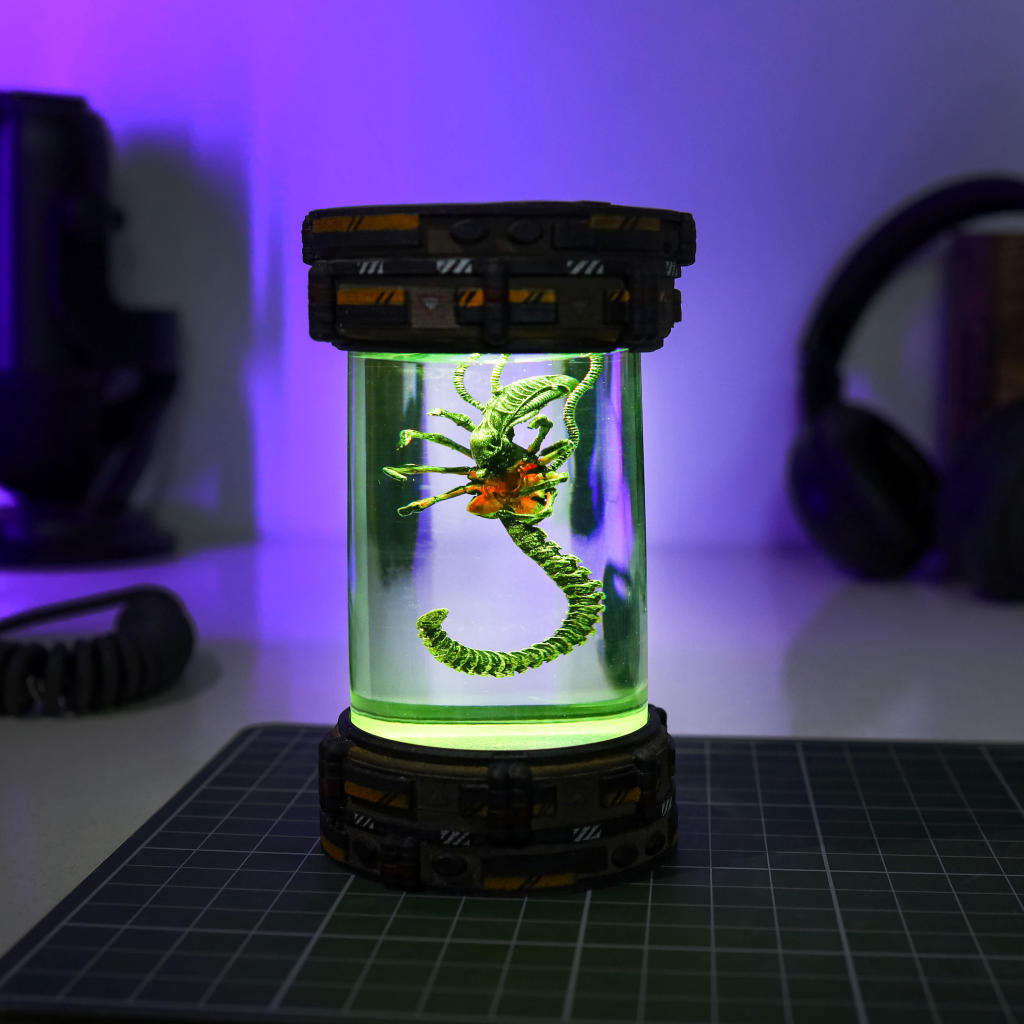 Alien FaceHugger Xenomorph Biolab Night Lamp 8 Alien Xenomorph Biolab Night Lamp