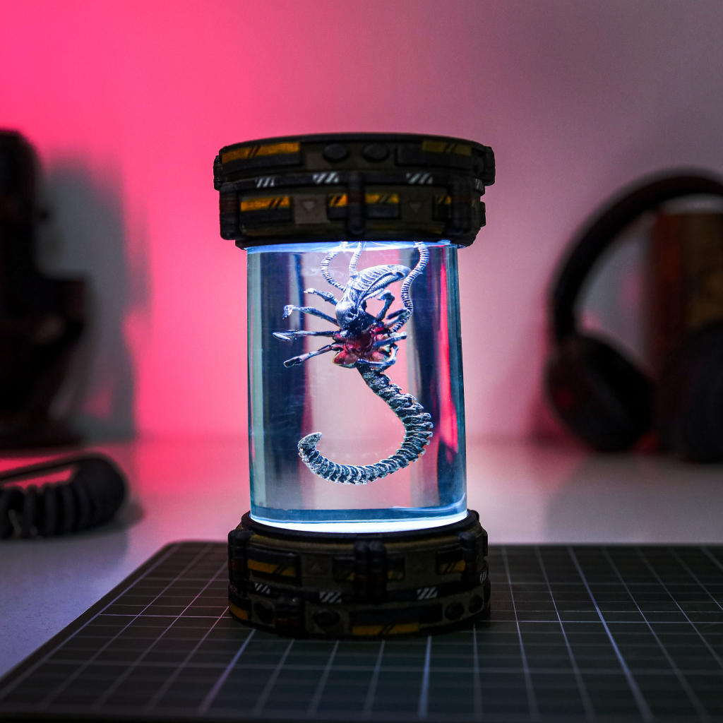 Alien FaceHugger Xenomorph Biolab Night Lamp 9 Alien Xenomorph Biolab Night Lamp