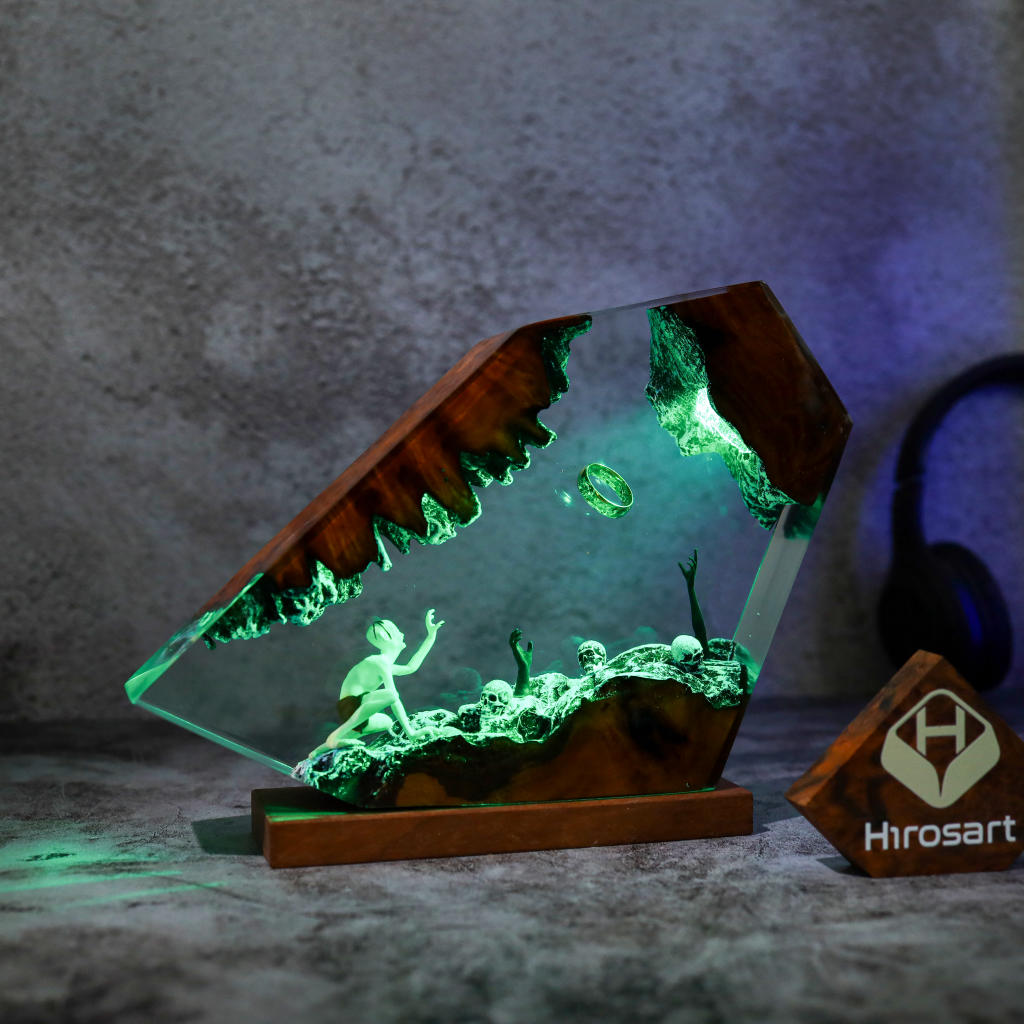 The Lord of the Rings Gollum Lamp 20 The Lord of the Rings Gollum Lamp