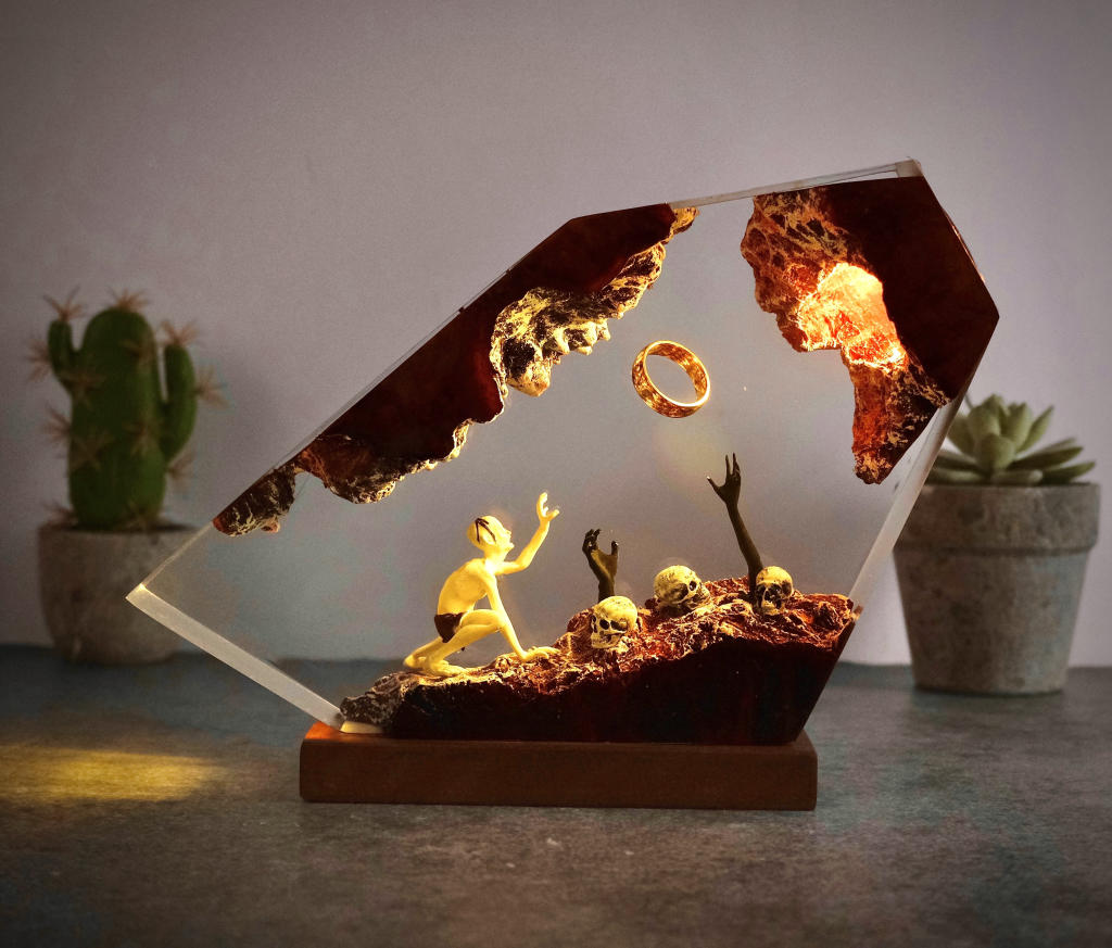 The Lord of the Rings Gollum Lamp 7 The Lord of the Rings Gollum Lamp