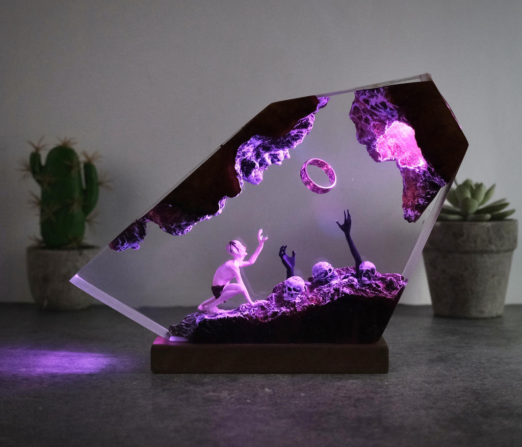 The Lord of the Rings Gollum Lamp 9 The Lord of the Rings Gollum Lamp