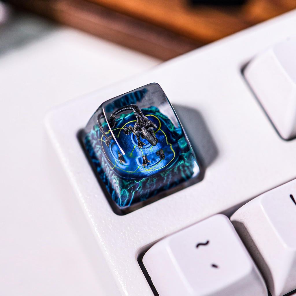 Alien Xenomorph Artisan Keycap 7 Alien Xenomorph Artisan Keycap