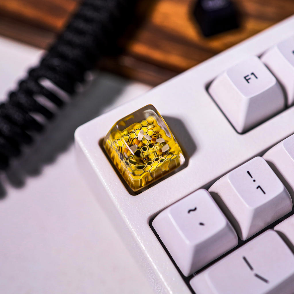 Honey Bee ESC Artisan Keycap 6 Honey Bee ESC Artisan Keycap