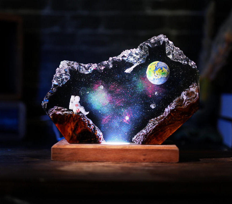 The Earth and Astronaut Epoxy Lamp Ver 2 1 The Earth and Astronaut Epoxy Lamp Ver 2