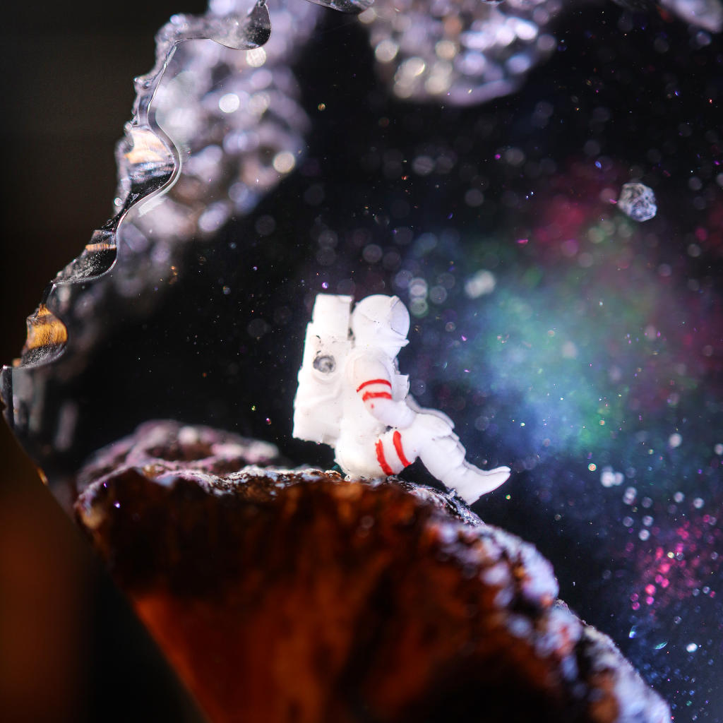 The Earth and Astronaut Epoxy Lamp Ver 2 3 Space Explorer Resin Night Light