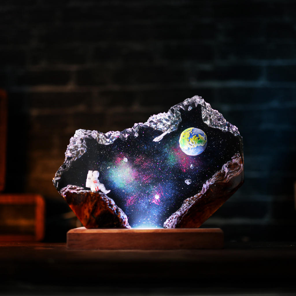 The Earth and Astronaut Epoxy Lamp Ver 2 2 Handmade Astronaut Epoxy Lamp