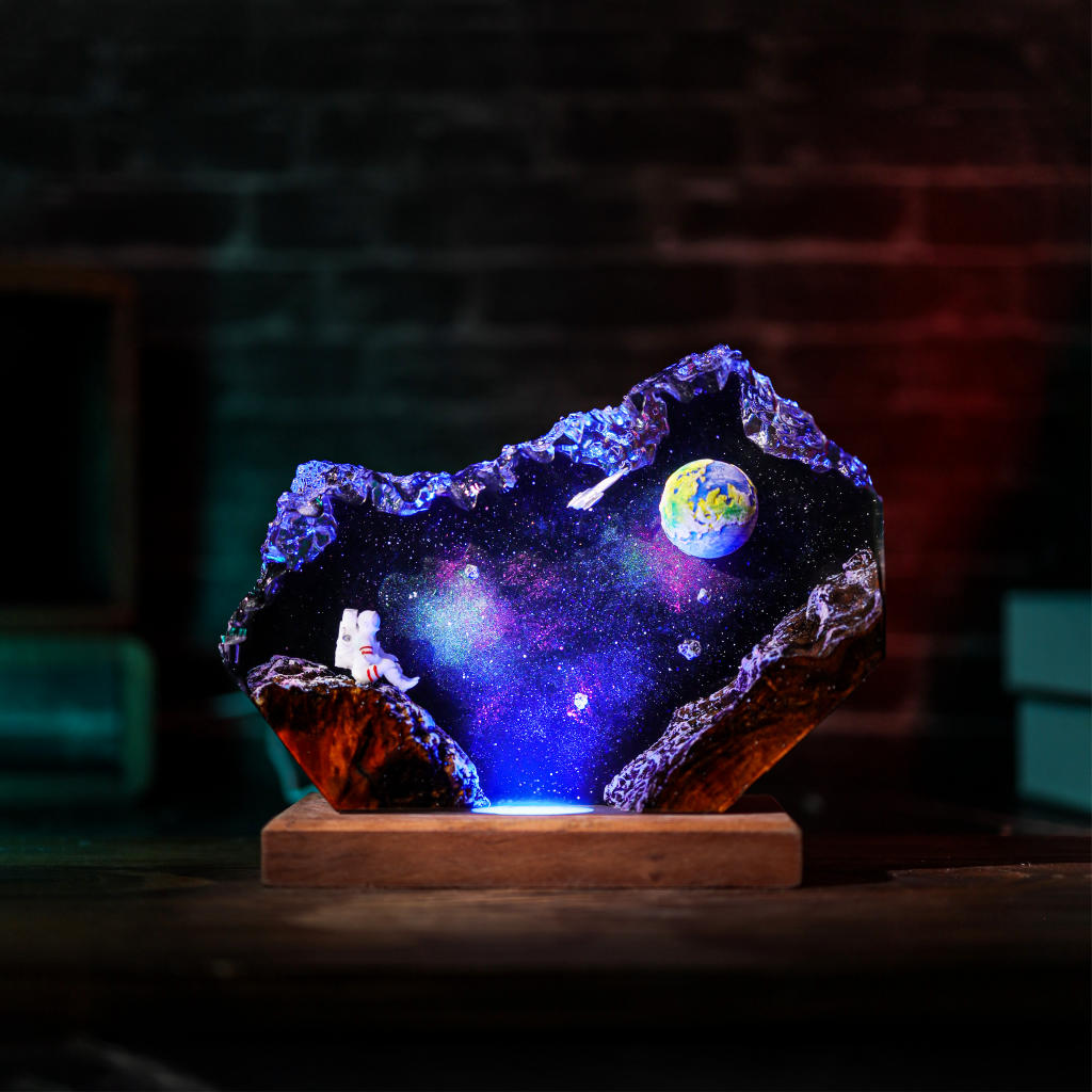 The Earth and Astronaut Epoxy Lamp Ver 2 9 Astronaut Epoxy Resin Lamp