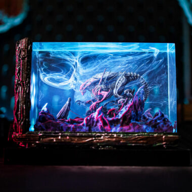 Darth Vader vs Xenomorph Diorama Lamp