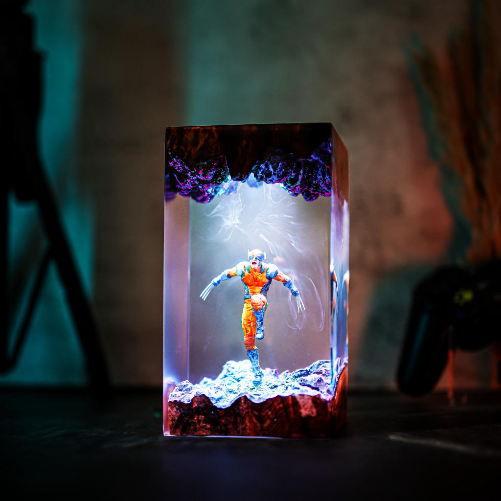 Wolverine X-Men Marvel Lamp 8 Wolverine Figure Lamp