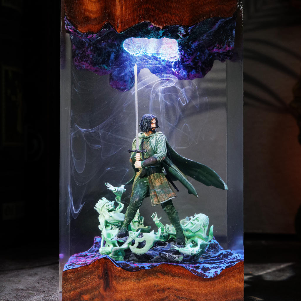 King Aragorn Lord of The Rings Lamp 2 Aragorn king lamp