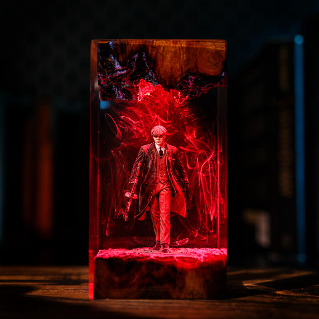 Tommy Shelby Peaky Blinders Lamp 6 Tommy Shelby LED desk lamp