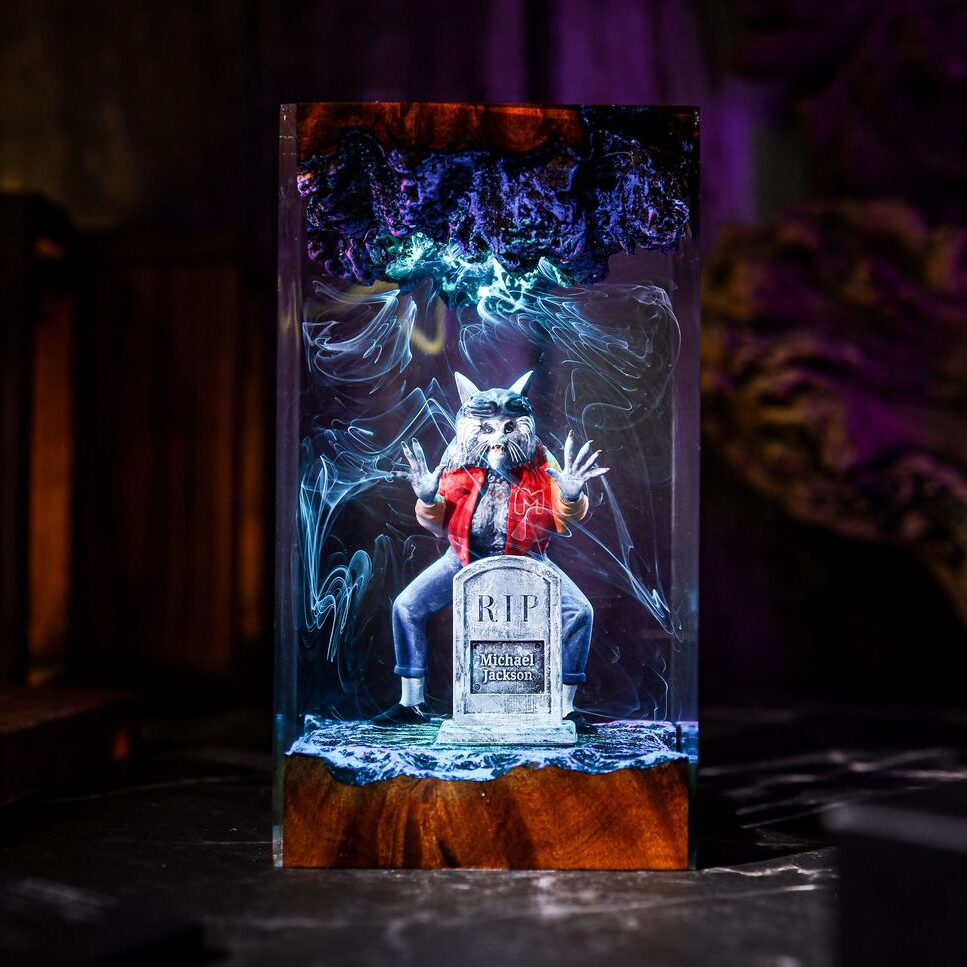 Michael Jackson Thriller Werewolf Lamp 4 Michael Jackson Thriller Werewolf Lamp