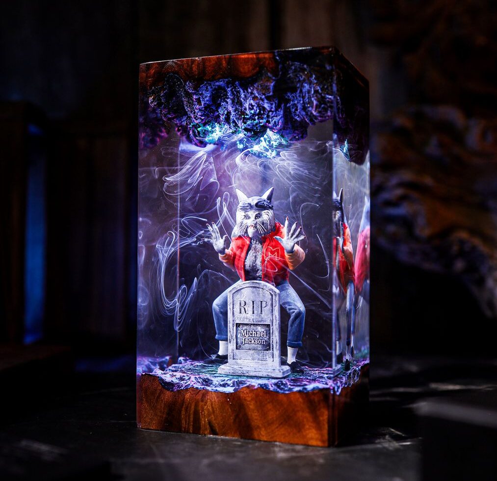 Michael Jackson Thriller Werewolf Lamp 1 Michael Jackson Thriller Diorama Night Lamp